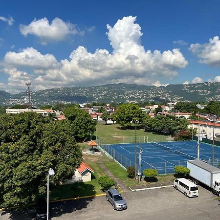Vantage Place Kingston Luaran gambar