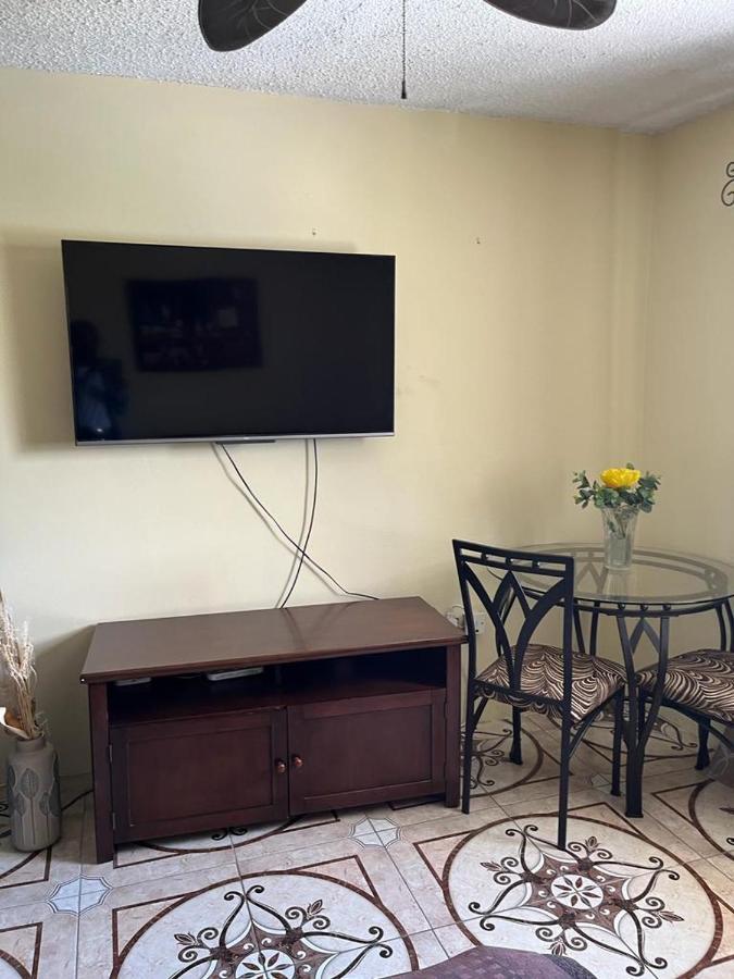 Vantage Place Kingston Luaran gambar